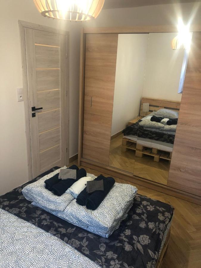 Blisko Teatru 2 Apartment Walbrzych Bagian luar foto