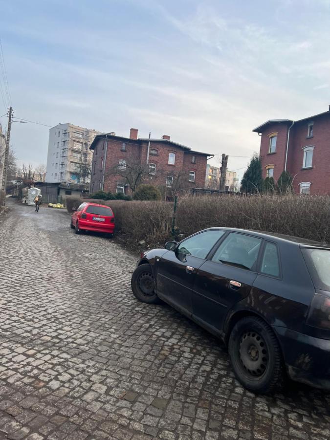Blisko Teatru 2 Apartment Walbrzych Bagian luar foto