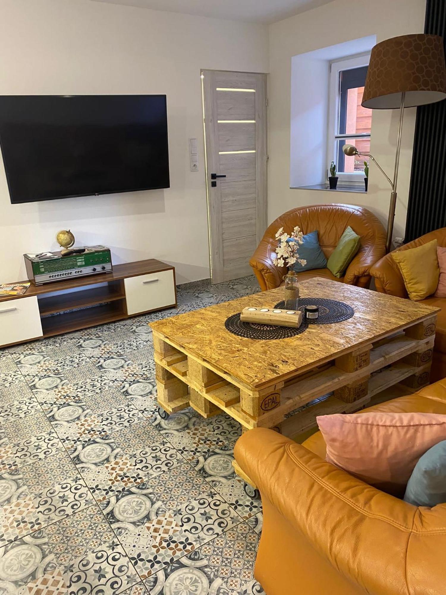 Blisko Teatru 2 Apartment Walbrzych Bagian luar foto
