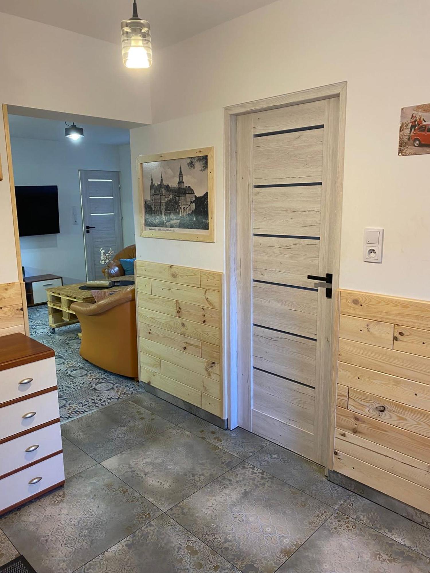 Blisko Teatru 2 Apartment Walbrzych Bagian luar foto